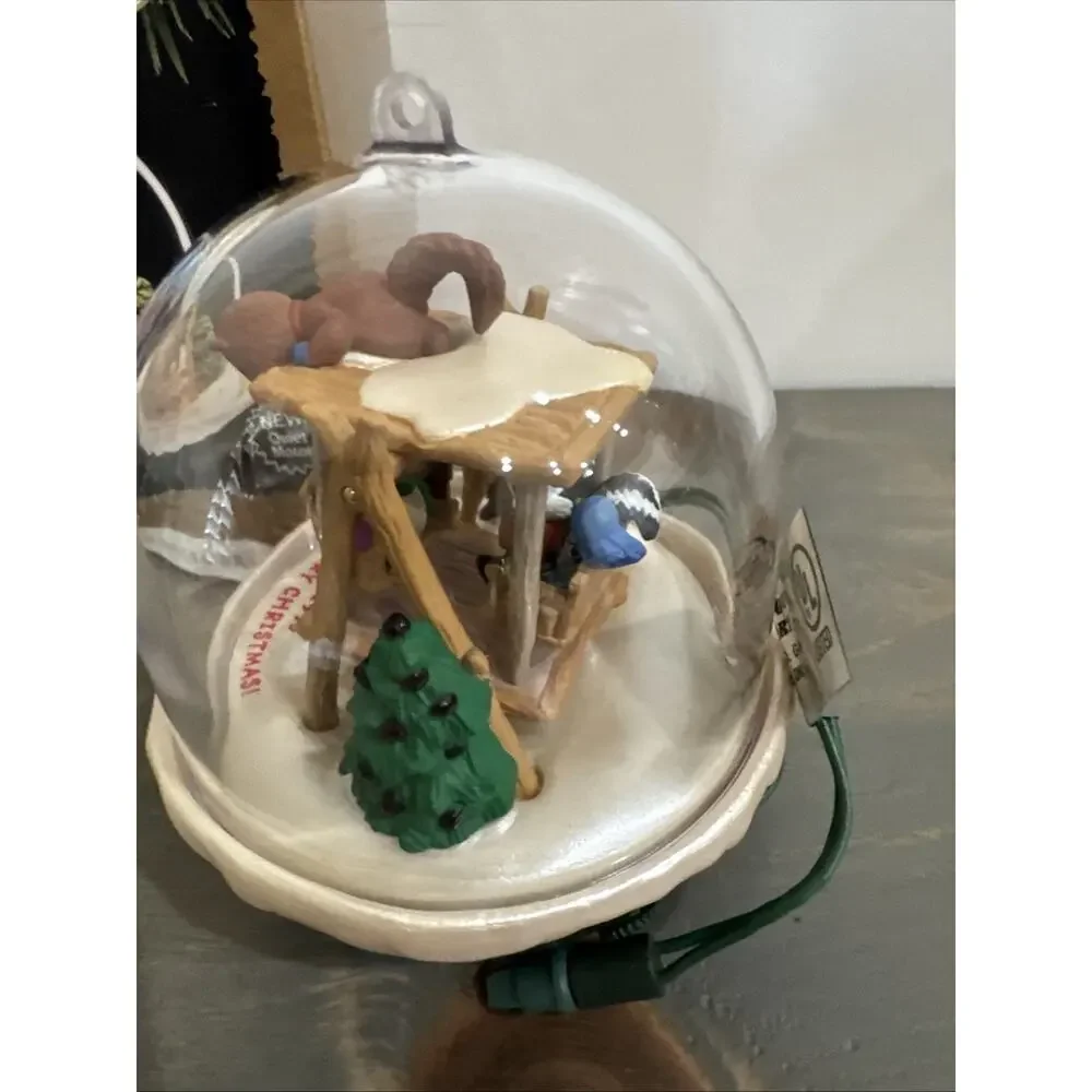 1995 Hallmark FORREST FROLICS Magic Light & Motion Christmas Ornament Works!